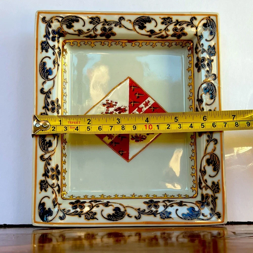 Tozai Gilt-Decorated Handpainted Decorative Porcelain Heraldic Tray. Small Crack